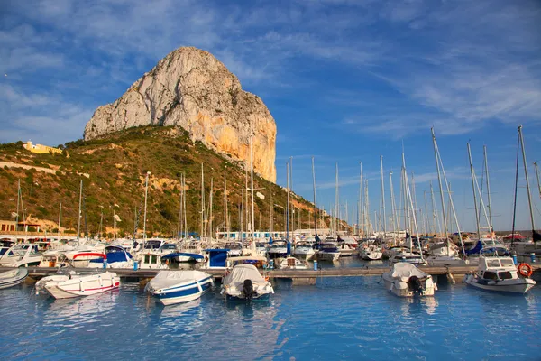 Calpe in alicante with Penon Ifach mountain — Stock Photo, Image