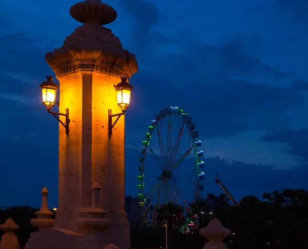 バレンシア都市夜橋プエンテ ・ デル ・ マルします。 — ストック写真