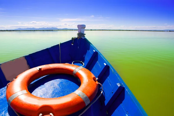 Blue boat sailing in Albufera lake of Valencia — Stock Photo, Image