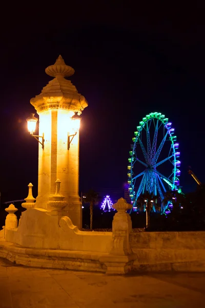 Місто Валенсія ніч мосту Puente del Mar — стокове фото