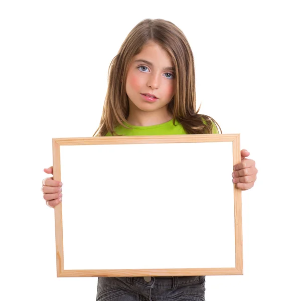 Criança menina com quadro branco cópia espaço branco quadro negro — Fotografia de Stock