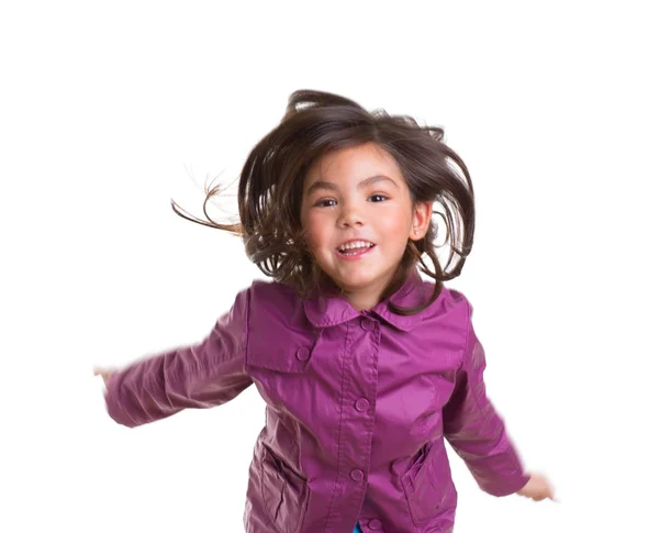 Asiatico bambino ragazza jumping felice con inverno viola cappotto — Foto Stock