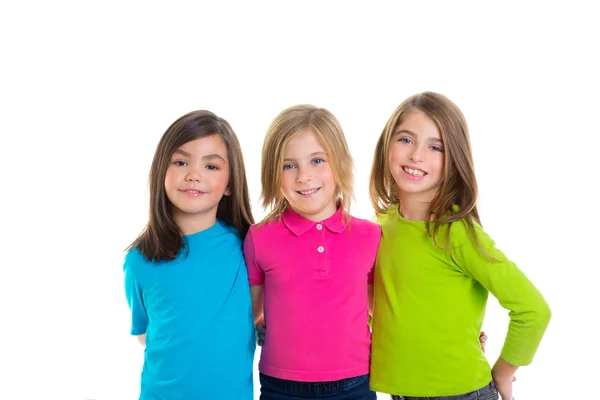 Děti šťastné holky skupina společně s úsměvem — Stock fotografie