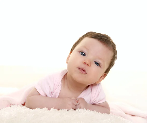 Baby meisje portret jurk in roze met witte winter bont — Stockfoto