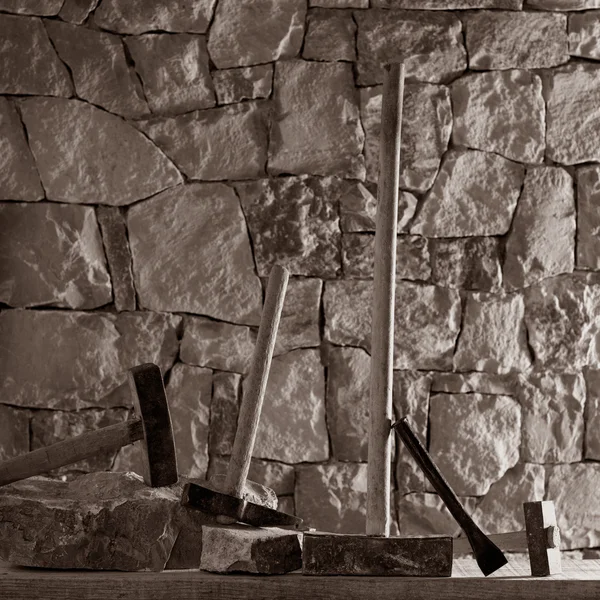 Hammer tools of stonecutter masonry work — Stock Photo, Image