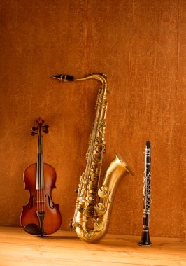 Klasik müzik saksafon tenor saksofon klarnet ve keman vintage