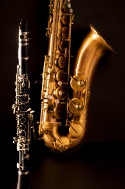 Klasik müzik saksafon, tenor saksafon ve klarnet siyah