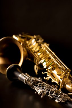 Klasik müzik saksafon, tenor saksafon ve klarnet siyah
