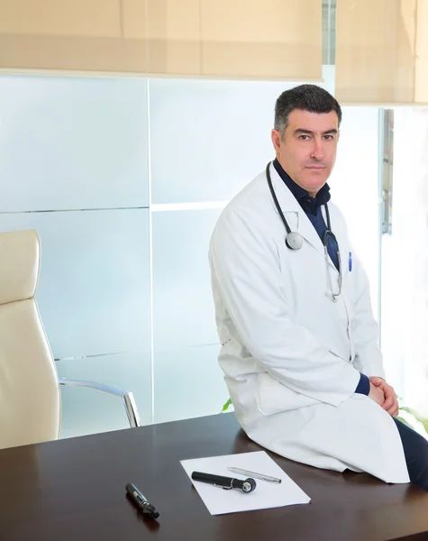 Doctor man expertise portrait casual sitting in hospital office — Stock Photo, Image