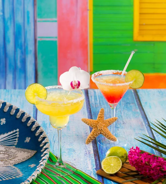 Cocktails mexican Margarita and sex on the beach in Caribbean — Stock Photo, Image