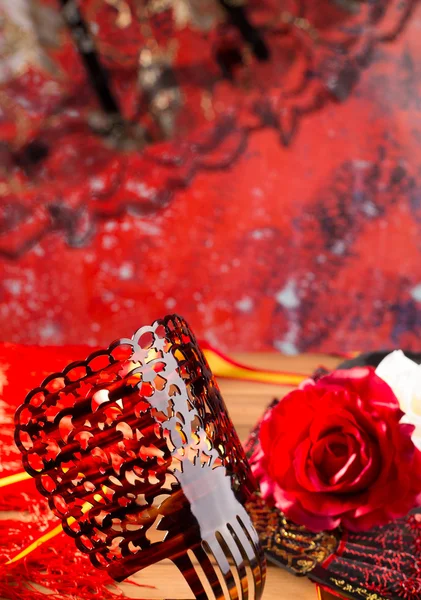 Φλαμένκο χτένα ανεμιστήρα και τυπικά από Ισπανία espana τριαντάφυλλα — Φωτογραφία Αρχείου
