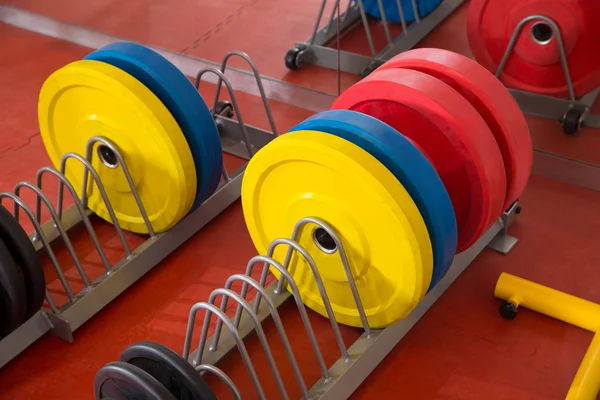 Crossfit fitness ginásio equipamento de levantamento de peso bar — Fotografia de Stock