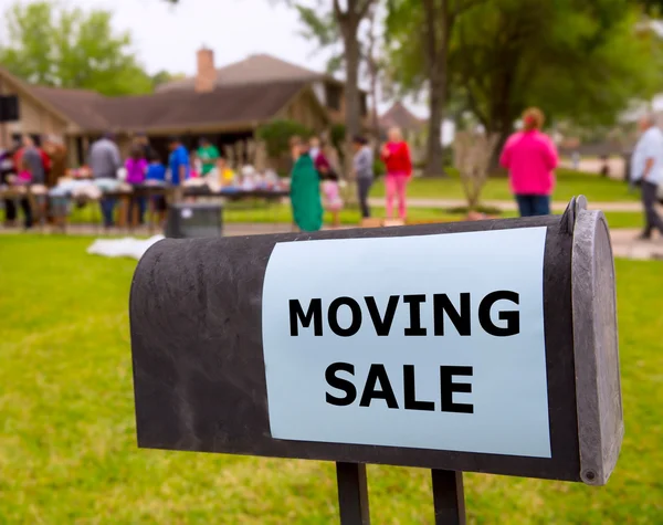 Moving sale in an american weekend on the yard — Stock Photo, Image