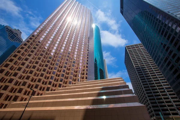 Houston downtown skyskrapor disctict blå himmel spegel — Stockfoto