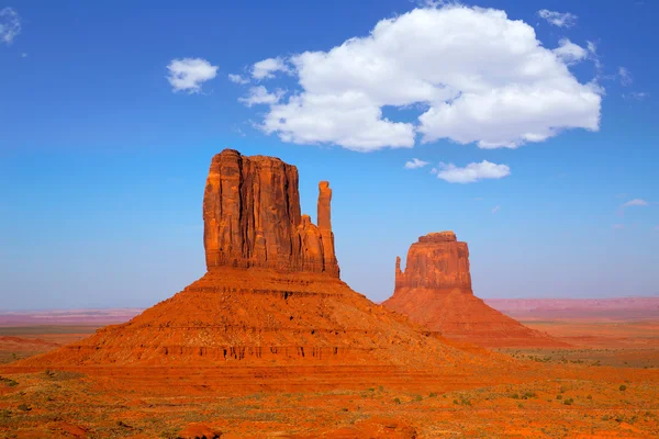 Monument Valley West e East Mittens Butte Utah — Fotografia de Stock