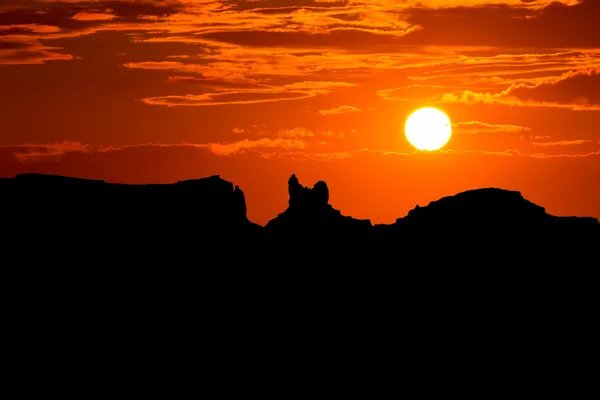 Tramonto sulla US 163 Strada panoramica per Monument Valley Park — Foto Stock