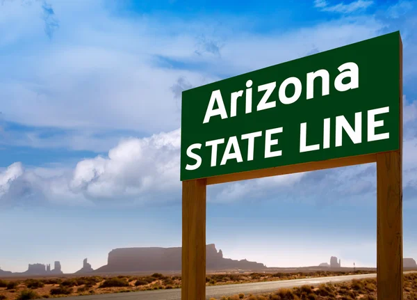 Road sign between Utah and Arizona State Line — Stock Photo, Image