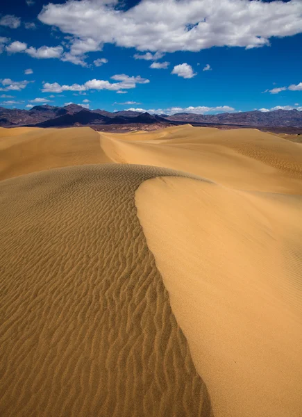 Mesquite-Dünen-Wüste im Death-Valley-Nationalpark — Stockfoto