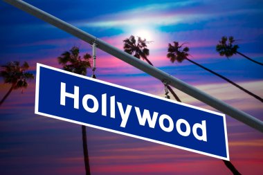 redlight pam ağaçlar fotoğraf ile Hollywood Kaliforniya yol işareti