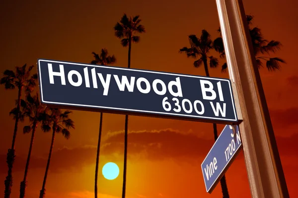 Hollywood Boulevard with Vine sign illustration on palm trees — Stock Photo, Image