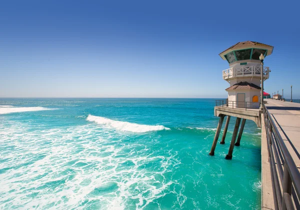 Huntington Beach main lifeguard tower Surf City California — стоковое фото