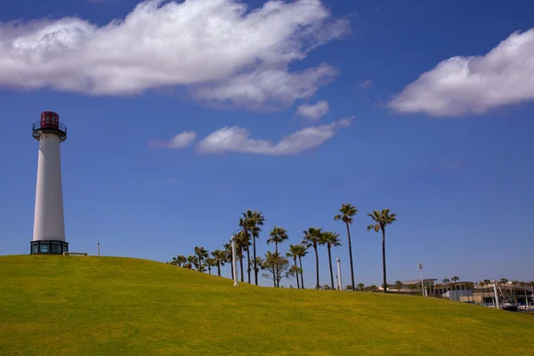 ロングビーチ カリフォルニアの海岸線公園灯台 — ストック写真