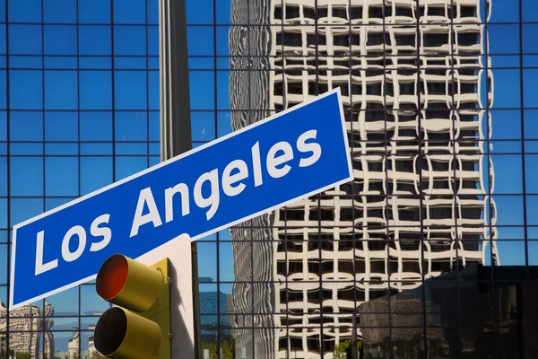 LA Los Angeles centro de la ciudad ingenio señal de tráfico foto monte —  Fotos de Stock