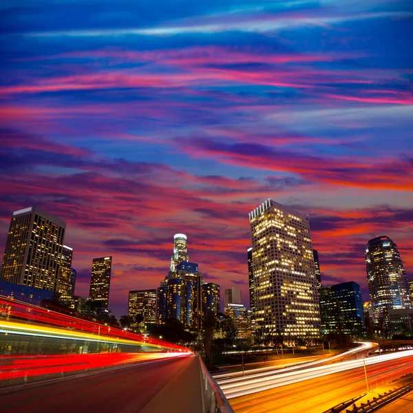 Centro de Los Ángeles noche atardecer horizonte California — Foto de Stock