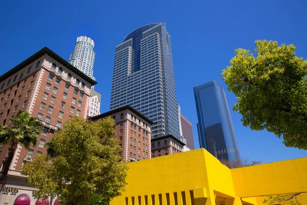 La downtown los angeles pershing vierkante palm tress — Stockfoto