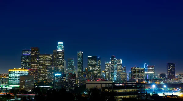 Downtown LA notte Los Angeles tramonto skyline California — Foto Stock