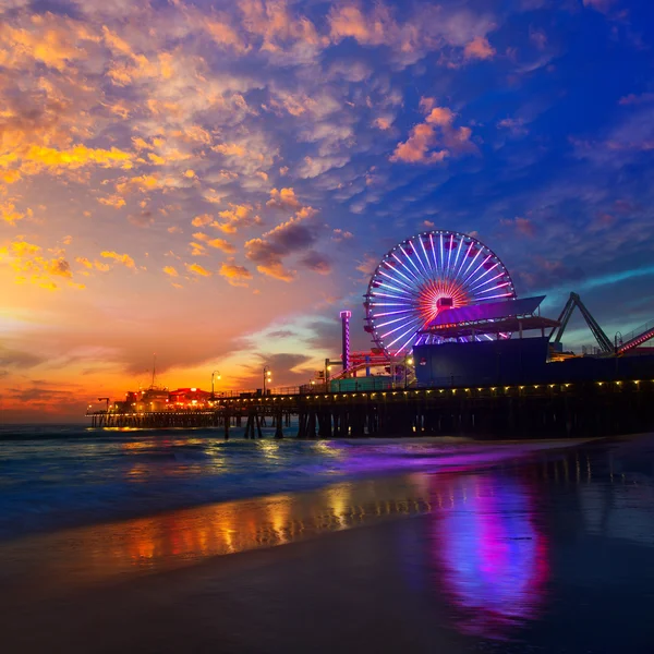 Santa Monica Califórnia pôr do sol na roda Pier Ferrys — Fotografia de Stock