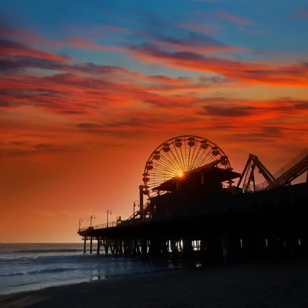 Santa Monica Califórnia pôr do sol na roda Pier Ferrys — Fotografia de Stock
