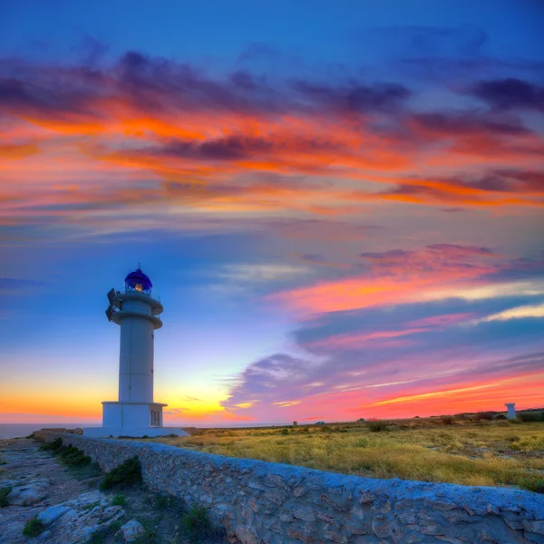 Barbarlığın berberia cape deniz feneri formentera günbatımı — Stok fotoğraf