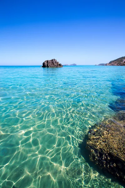 Ibiza aigues blanques aguas blancas plaża w santa eulalia — Zdjęcie stockowe