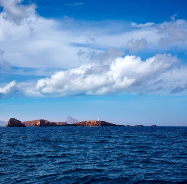 Ibiza islas bledas beldes eilanden met vuurtoren — Stockfoto