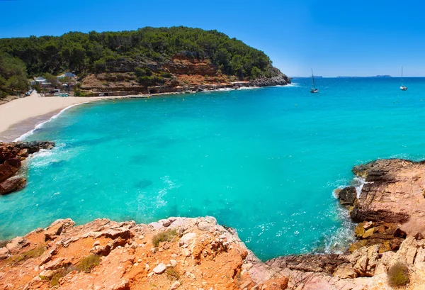 Ibiza cala Salada a san Antonio Abad alle Baleari — Foto Stock