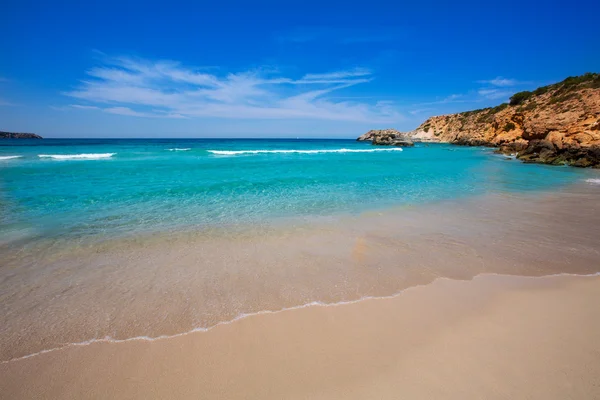 Cala Tarida en Ibiza playa en Baleares — Foto de Stock