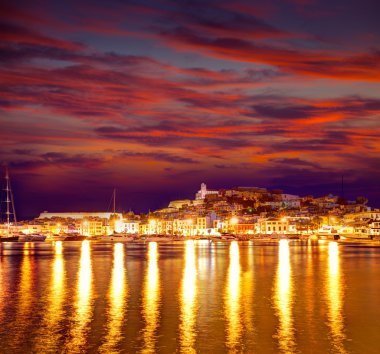 Eivissa Ibiza şehir şehir merkezinde Balear günbatımında