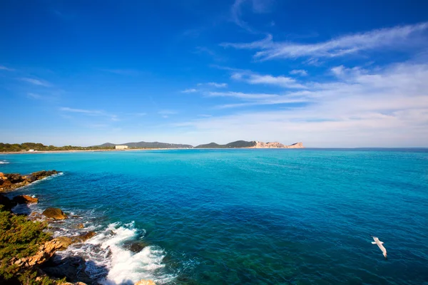 Ibiza platja des codolar en cap des falco op de Balearen — Stockfoto