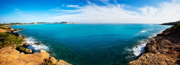 Ibiza Platja des Codolar e Cap des Falco na Balearics — Fotografia de Stock