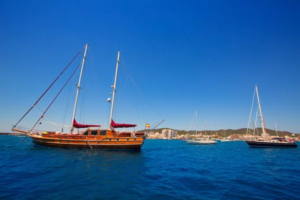 Ibiza San Antonio Abad Sant Antoni de Portmany sailboats — Stock Photo, Image