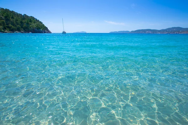 Ibiza cala San vicente playa san Juan en Islas Baleares — Foto de Stock