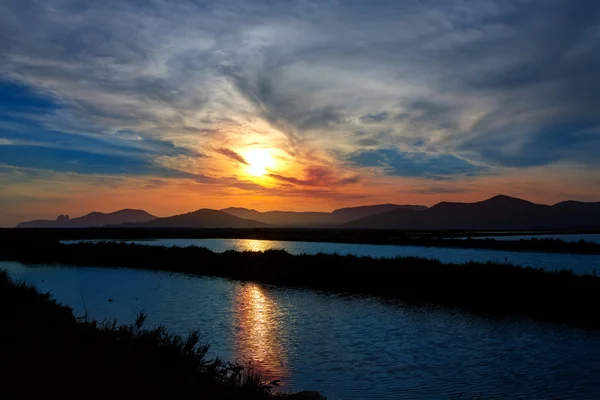 Ibiza ses salines saltworks sant josep günbatımında — Stok fotoğraf