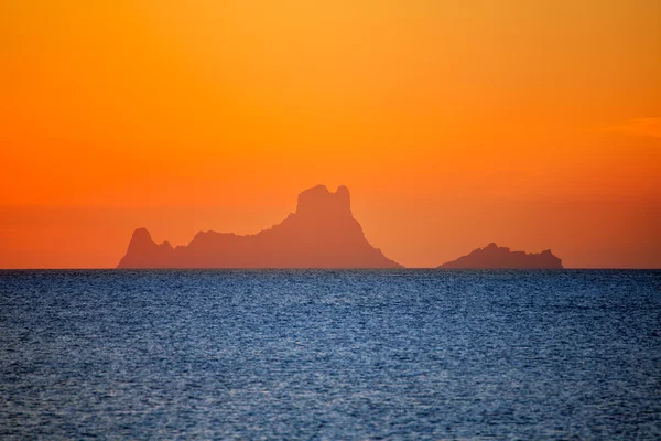 Ibiza günbatımı es vedra görünümünden formentera — Stok fotoğraf