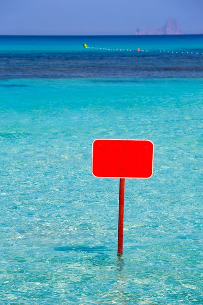 Turquesa Ibiza Formentera con copyspace signo rojo — Foto de Stock