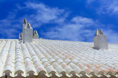 içinde menorca beyaz çatı baca sant lluis binibequer vell