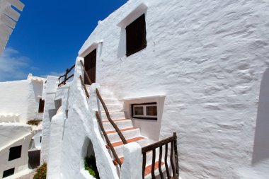 içinde menorca binibeca beyaz köy sant lluis binibequer vell