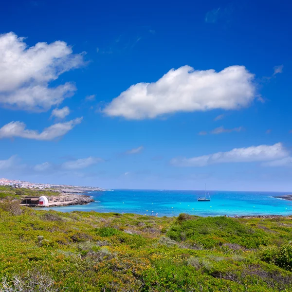 Binibeca beach in menorca in binibequer vell village — Stockfoto