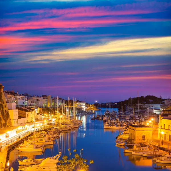 Ciutadella Menorca porto turistico Porto tramonto municipio e cattedrale — Foto Stock