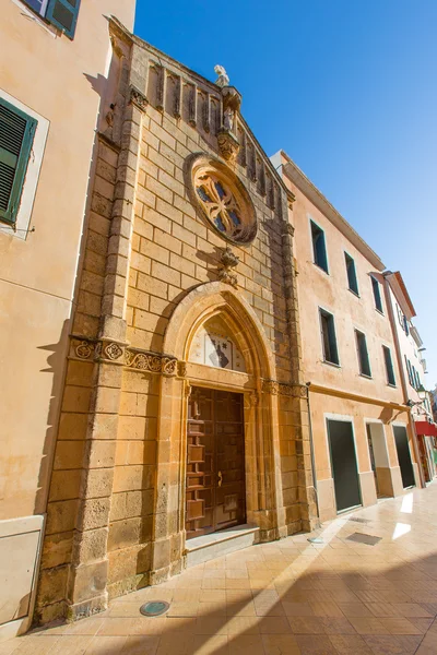 Ciutadella Menorca carrer Mao igreja no centro da cidade — Fotografia de Stock